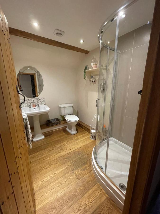 The Cider Barn - Spacious First Floor Apartment Set Within Barn Conversion Cheltenham Kültér fotó