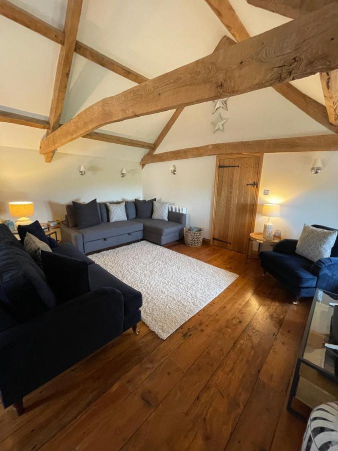 The Cider Barn - Spacious First Floor Apartment Set Within Barn Conversion Cheltenham Kültér fotó
