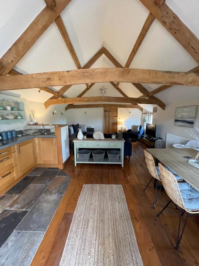 The Cider Barn - Spacious First Floor Apartment Set Within Barn Conversion Cheltenham Kültér fotó